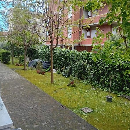 Casa Vacanze Lida Marina Di Carrara Buitenkant foto