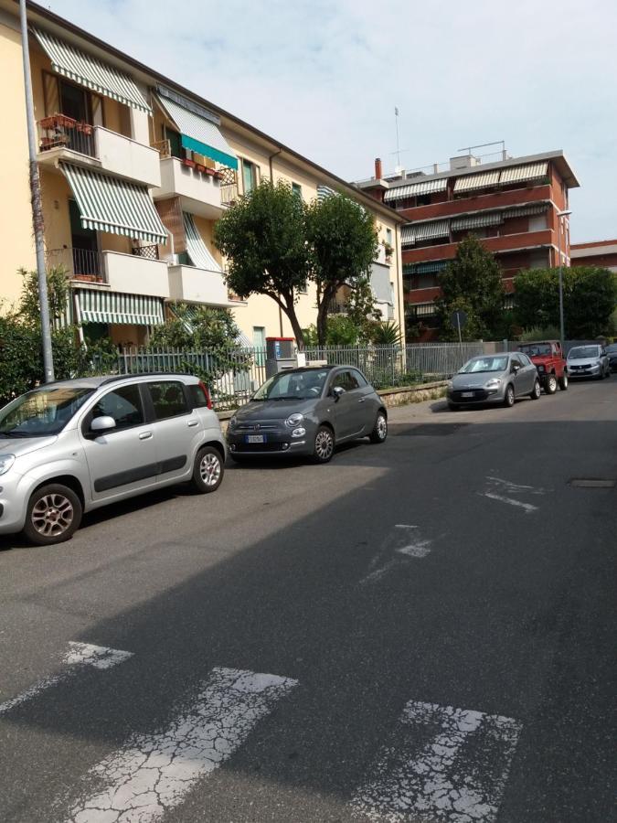 Casa Vacanze Lida Marina Di Carrara Buitenkant foto